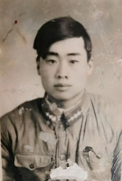 崔金顶军装.jpg