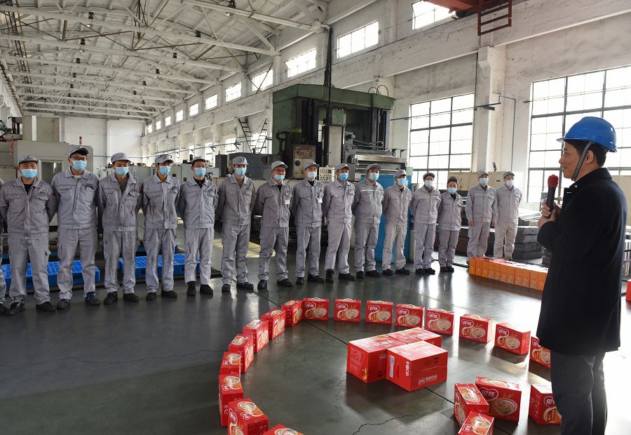 模具车间慰问现场2.jpg